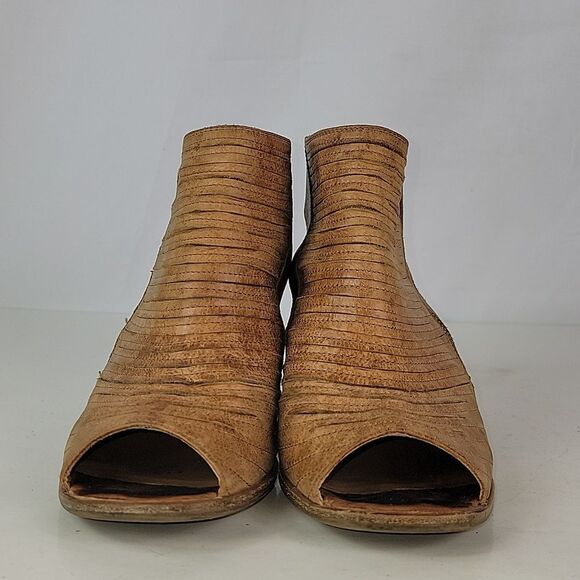 Paul Green Cayanne Peep Toe Sandal (Women) - Picture 9 of 15